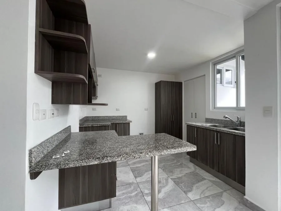Venta de Casa con la cuota condominal accesible en San Pablo de Heredia - Venta en San Pablo — photo 3