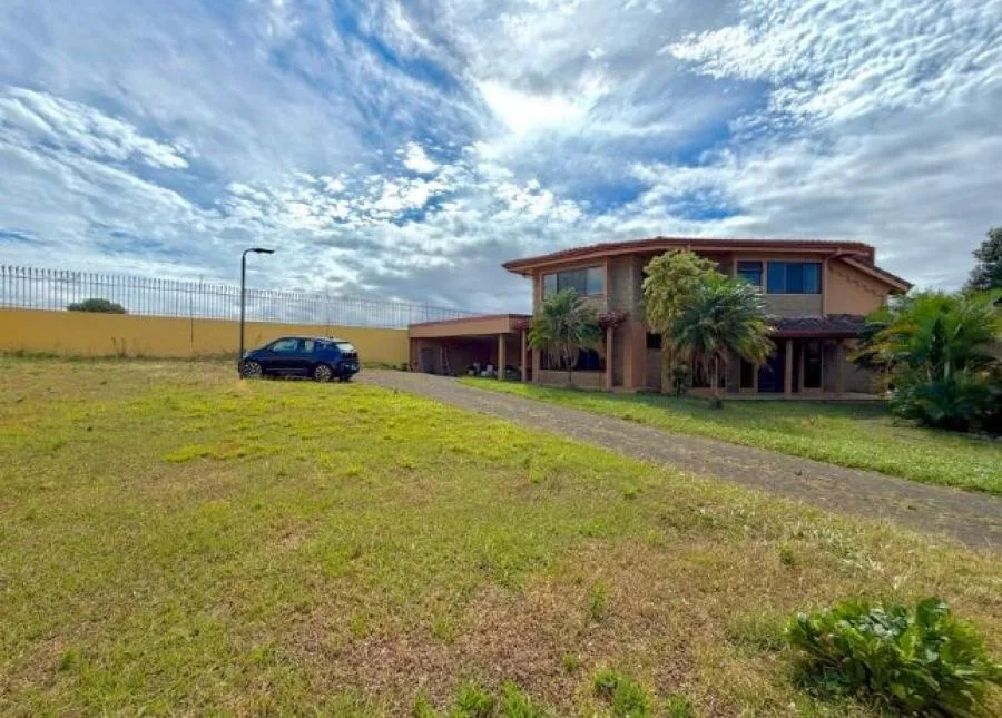 SE ALQUILA CASA EN CONDOMINIO SAN AGUSTIN - Alquiler / Renta en Heredia