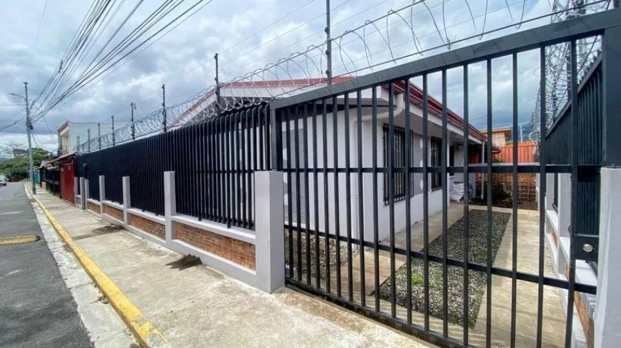 Venta de Casa + APTO en Hatillo, San José. RAH 26-310 - Venta en Hatillo