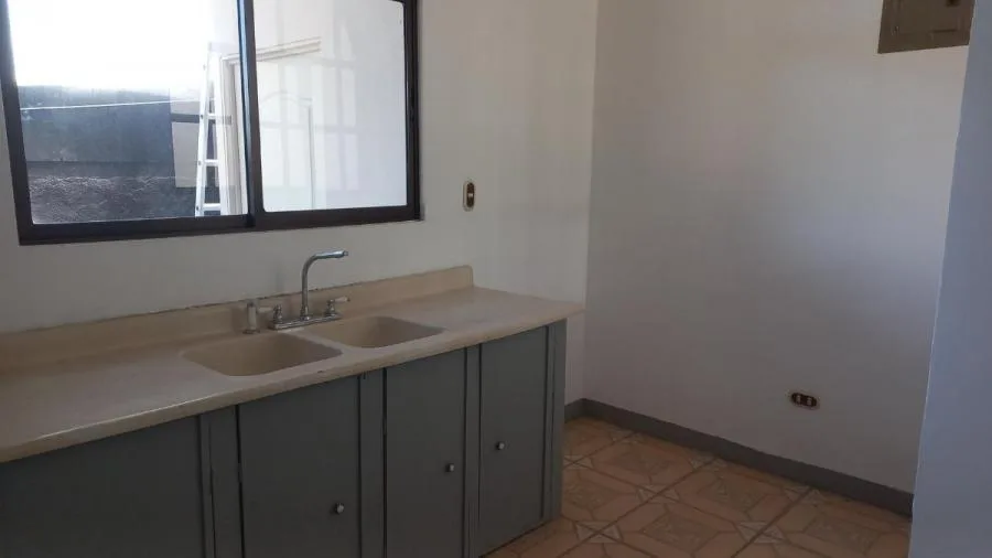 CASA EN VENTA EN SABANILLA, MONTES DE OCA RAH 23172  - Venta en Montes de Oca — photo 2
