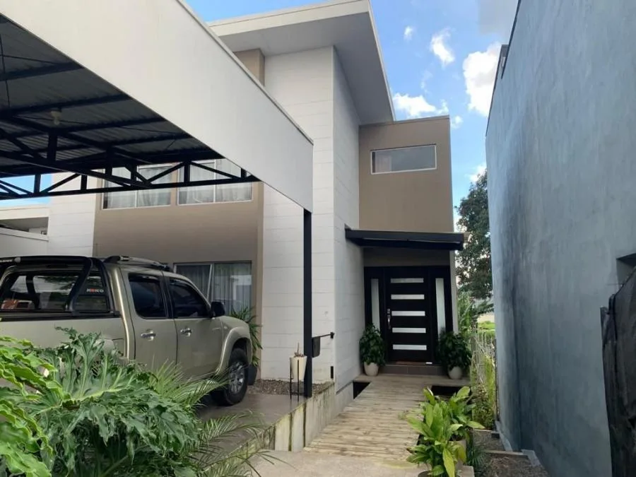 Venta de Casa en Dulce Nombre La Unión Tres Rios MGA - Venta en La Unión