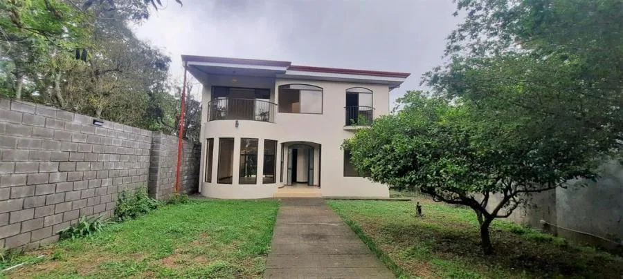 Venta de hermosa casa en San Lorenzo de Heredia. #22-2378 - Venta en Flores