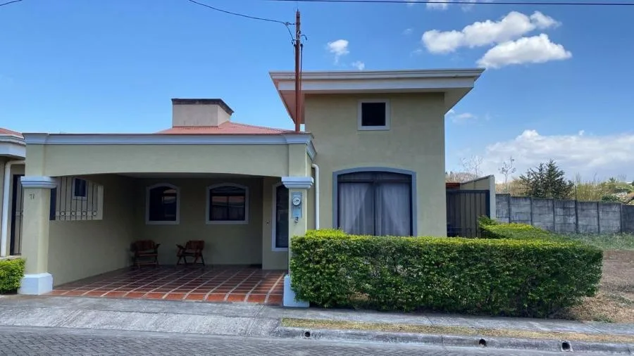 Venta de Casa en La Guácima, Alajuela. RAH 25-1001 - Venta en Guácima