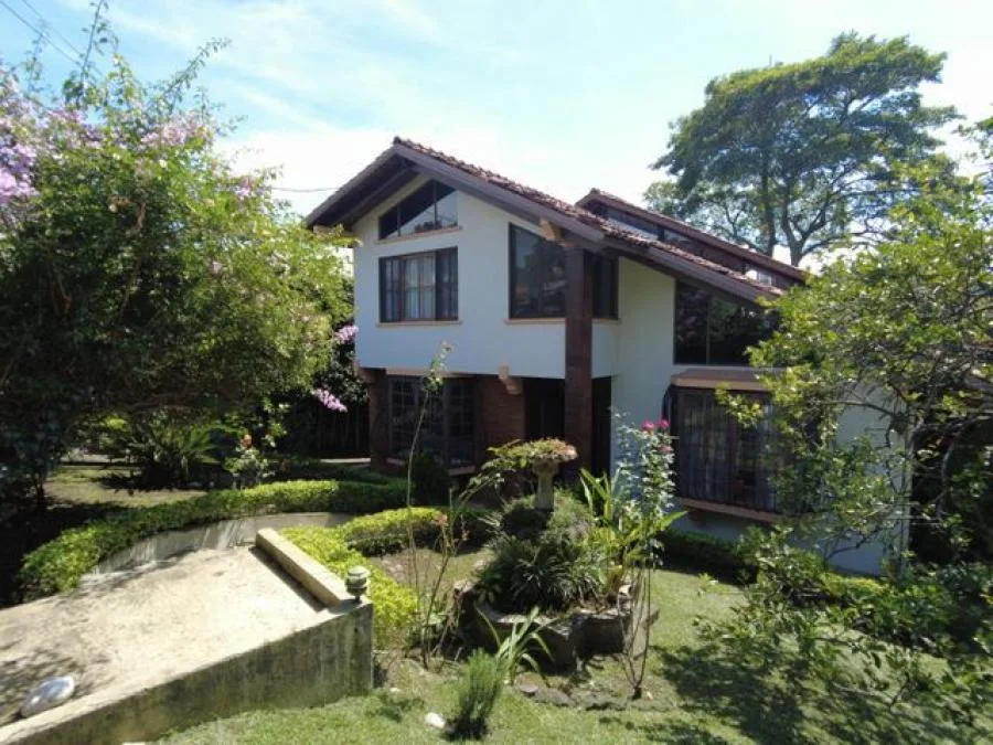 Venta de Casa en Escazú, San José. - Venta en Escazú