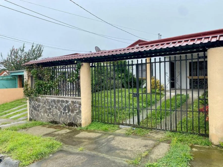 Casa en Venta en Goicoechea, San José. RAH 24-421 - Venta en Goicoechea