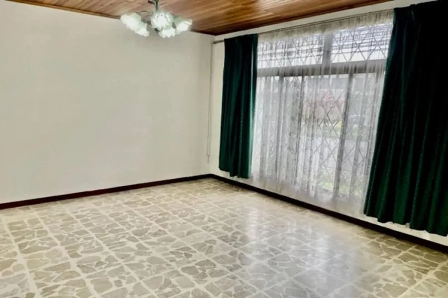 Venta de casa con uso mixto en Los Yoses, San José #RC1935 $275.000 - Venta en San Pedro — photo 2