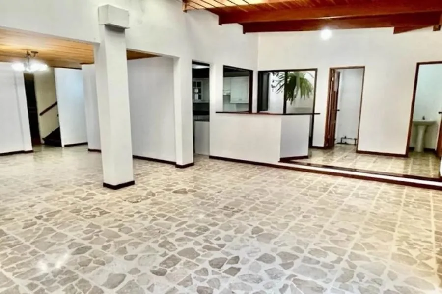 Venta de casa con uso mixto en Los Yoses, San José #RC1935 $275.000 - Venta en San Pedro — photo 5