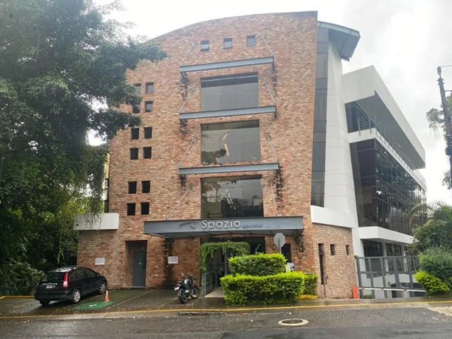 Alquiler de Local Comercial  en San Jose, Escazu - Alquiler / Renta en Escazú
