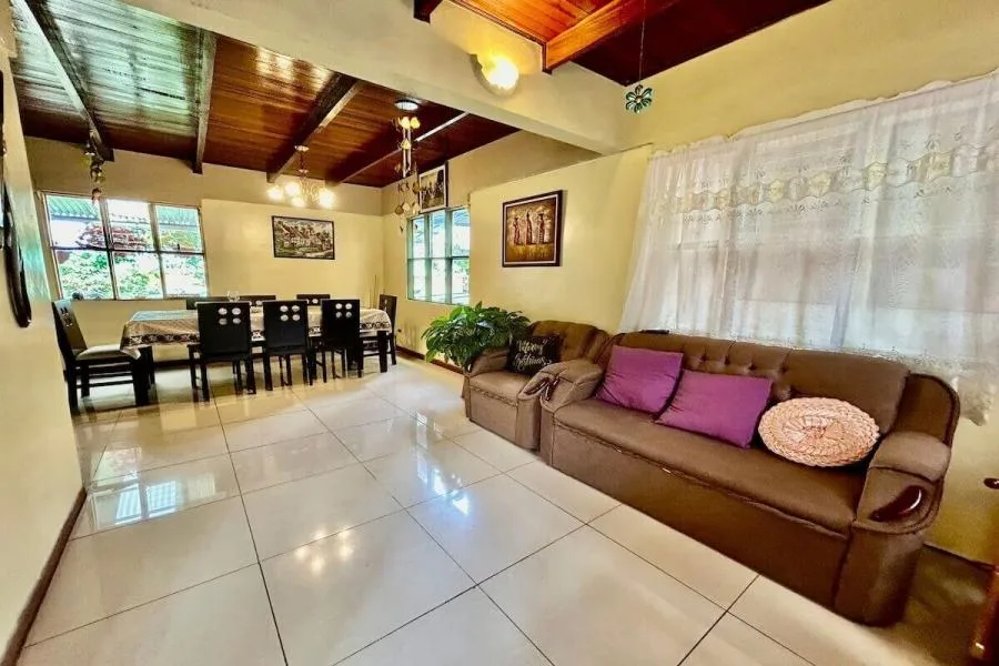 Venta de dos casas en Mercedes, Montes de Oca $450.000 #LL155 - Venta en San Pedro — photo 3