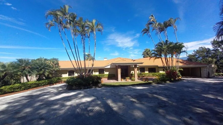 CASA EN VENTA EN SANTA ANA, cod: CTL 23-1201 - Venta en San José