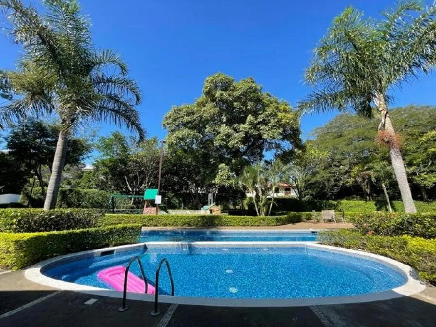VENTA de lindo apartamento ubicado en condominio centro d Sta Ana /24-1746 - Venta en Santa Ana