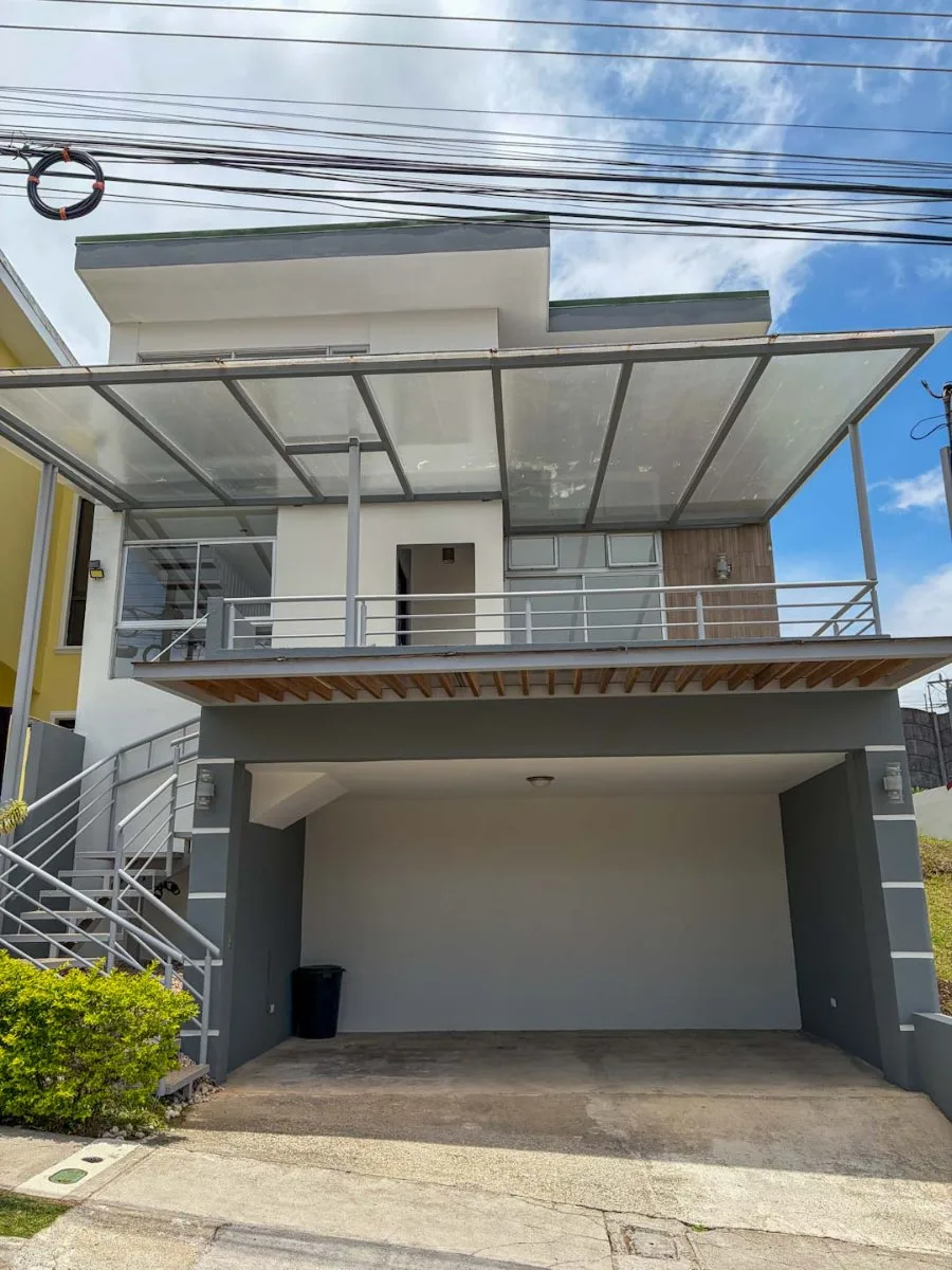 Venta de casa en condominio Lomas De Montes de Oca, San Rafale $ 239.000 #FR007 - Venta en San Pedro