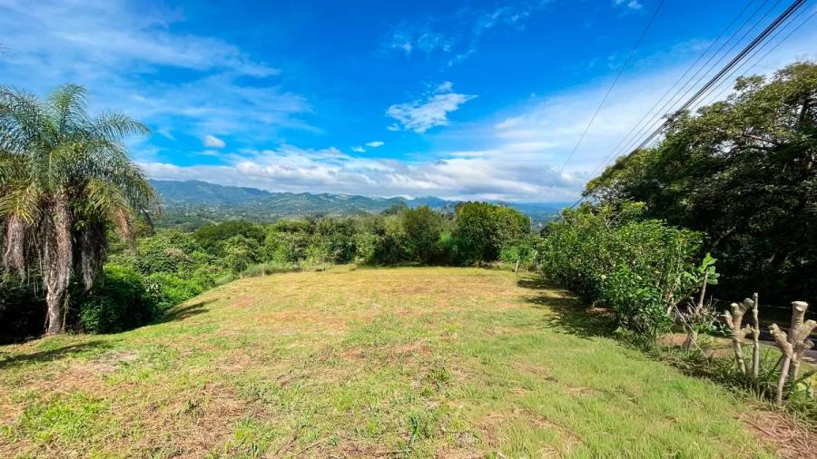 Lote con Vistas Panorámicas en Las Cumbres, Atenas - Venta en Atenas