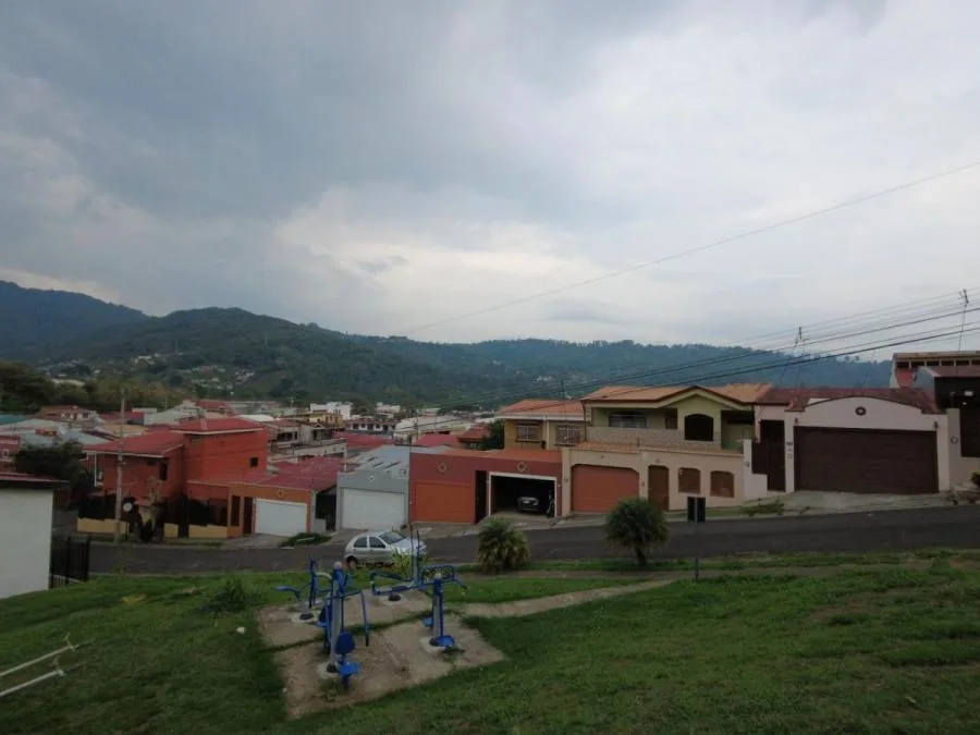 Venta de Propiedad Con dos Apartamentos en La Unión, Cartago. - Venta en La Unión