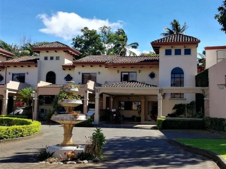 VENTA DE CASA EN BELEN DE HEREDIA CL22-1663 - Venta en Belén