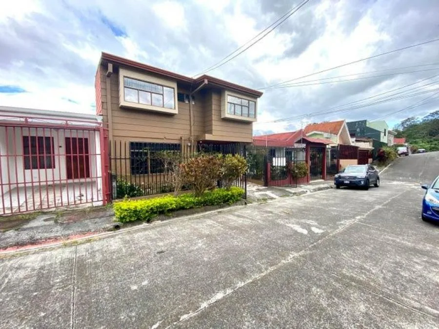 Casa con cuatro habitaciones en el Carmen de Guadalupe RAH 231851 - Venta en Goicoechea