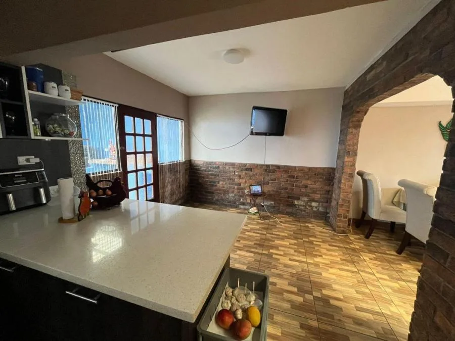 Venta de Casa con 5 habitaciones en Guadalupe Goicoechea MGA - Venta en Goicoechea — photo 4