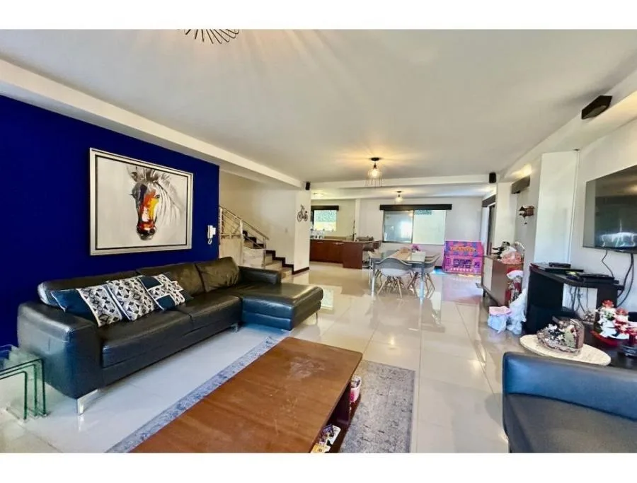 Venta de casa en condominio en Pinares, Curridabat US$295,000 #MO001 - Venta en Curridabat