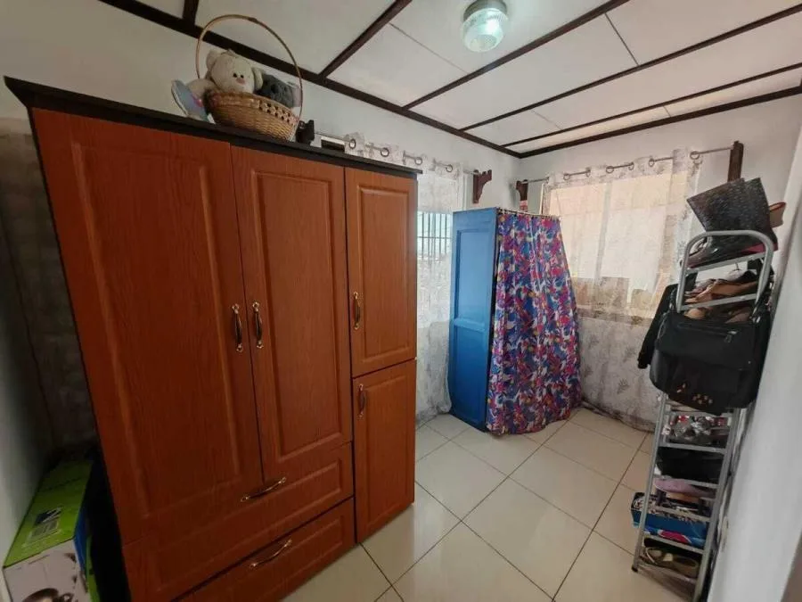 Venta de casa esquinera en Purral, Goicoechea # 3774 - Venta en Goicoechea — photo 2