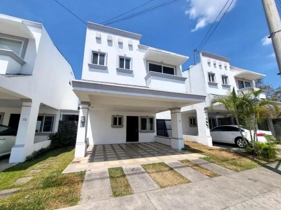 Hermosa casa en venta en La Guácima, Alajuela MLS 25-1589 - Venta en Guácima