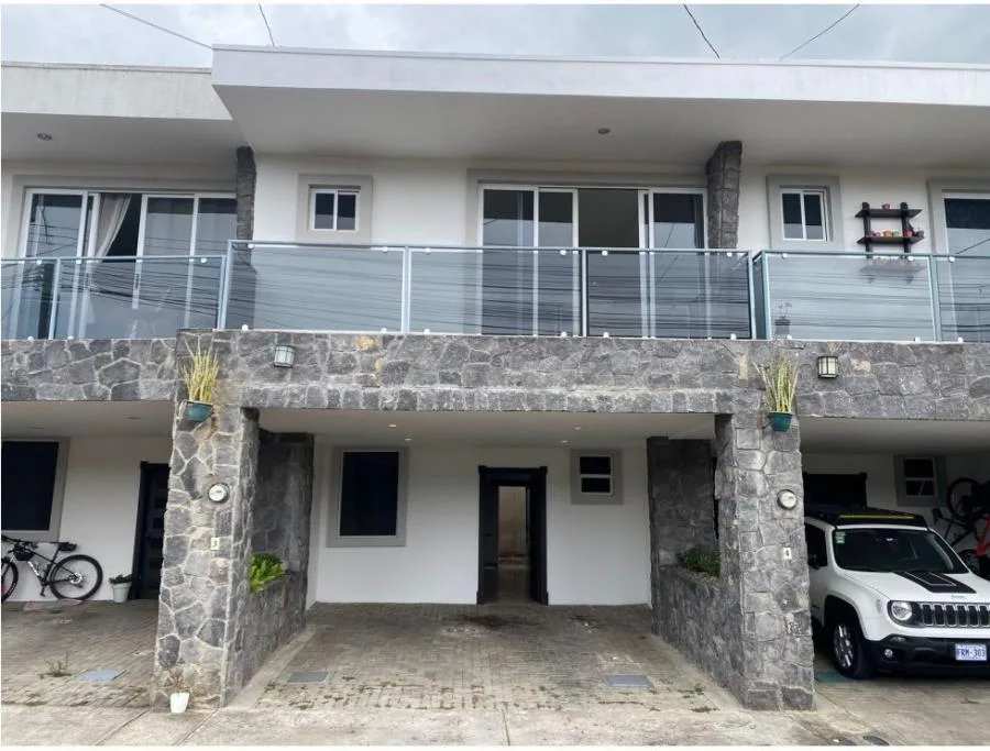 Venta casa familiar de tres niveles en residencial seguro #26-1812 GS - Venta en La Unión
