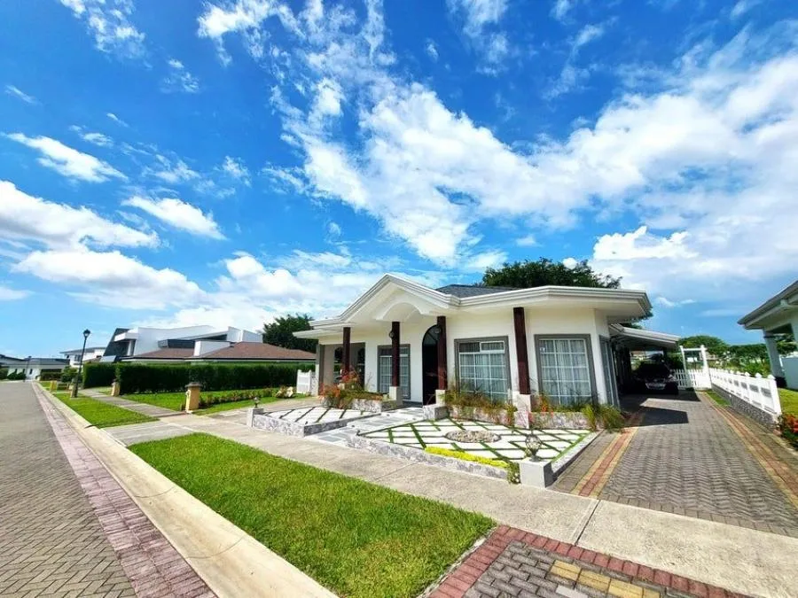 MLS-24-919 LS VENTA CASA LA GUACIMA ALAJUELA - Venta en LA GUACIMA ALAJUELA
