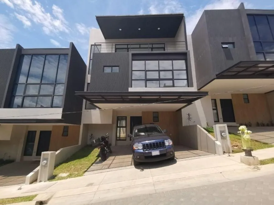 MLS-25-1570 LS ALQUILER CASA NUEVA SAN RAFAEL ESCAZU  - Alquiler / Renta en Escazú