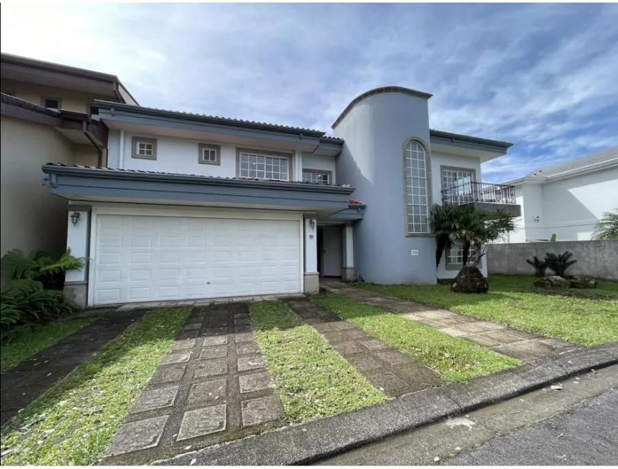 Venta de casa en Residencial Santa Lucía, Tres Rios US$540,000 JM112 - Venta en Tres Ríos