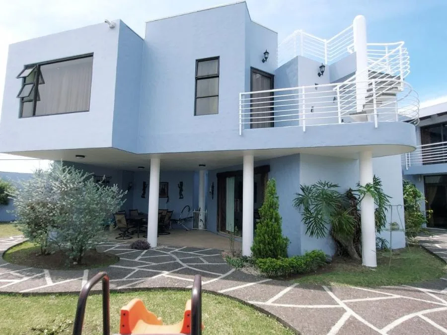 Venta de espectacular casa en Ciudad Quesada San Carlos, MLS #23-3182 Price: $704.000 - Venta en ciudad quesada