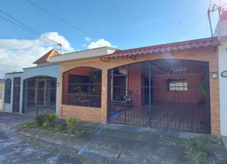 Casa de una planta en residencial privado en San Rafael, Oreamuno RAH 232050 - Venta en Oreamuno