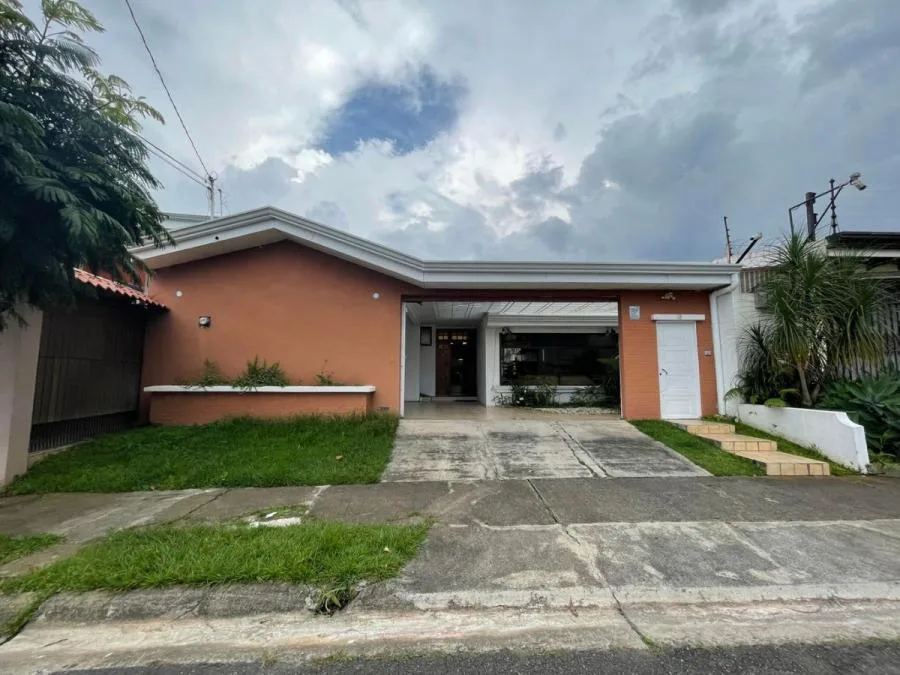Casa en Venta en Rohrmoser, San José RAH #222643 - Venta en Pavas