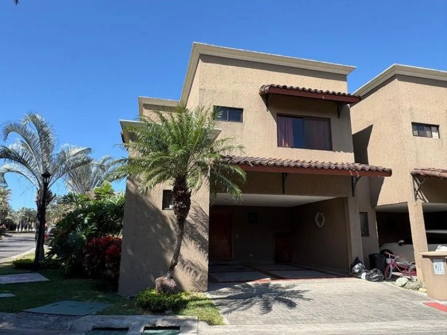 Alquiler casa amoblada en condominio Santa Ana - Alquiler / Renta en Santa Ana