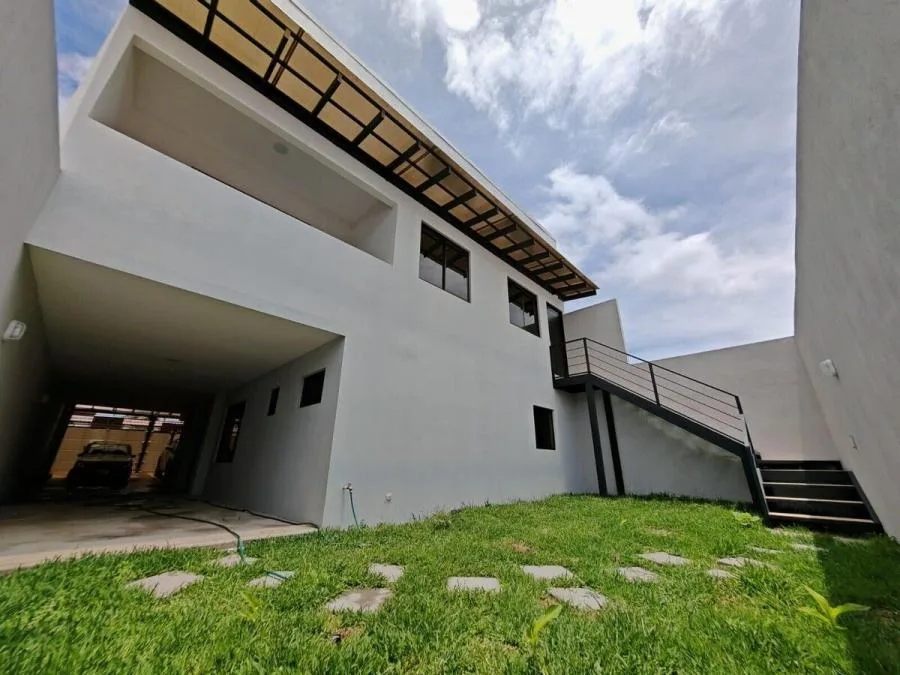 Venta de tres apartamentos a estrenar en Barrio El Socorro, San Miguel de Heredia US$ 350,000 TJ9027 - Venta en San Miguel