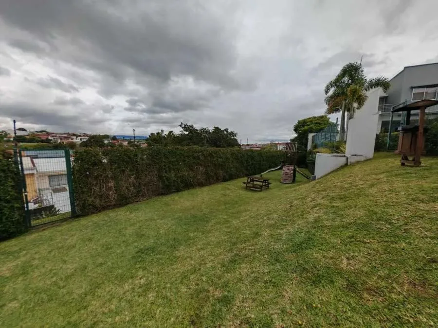 Alquiler de casa amoblada en condominio Vistas de Moravia UC4951 - Alquiler / Renta en Moravia — photo 5