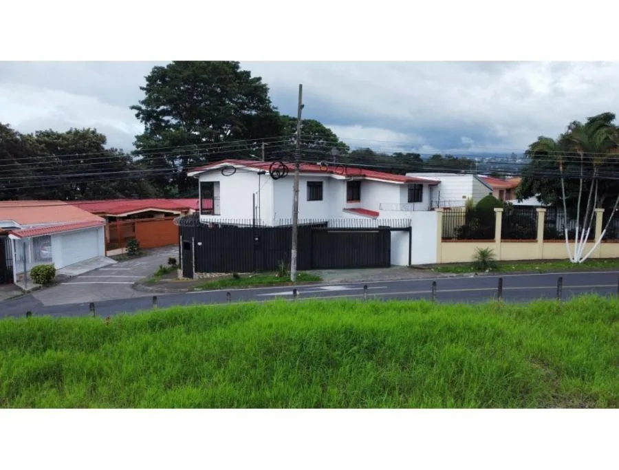 Venta de casa independiente en Hacienda Vieja, Curridabat US$215,000 # JO001 - Venta en Curridabat