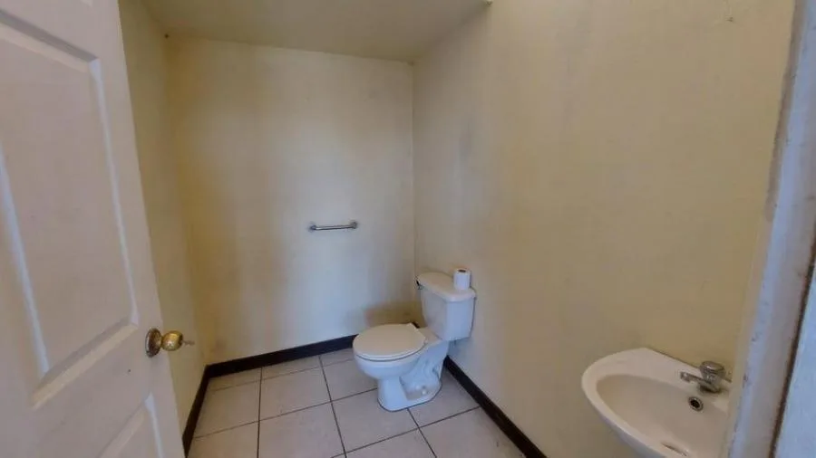 Venta de Local Comercial en Goicoechea, San José. RAH 24-1051 PRECIO REBAJADO - Venta en Goicoechea — photo 4