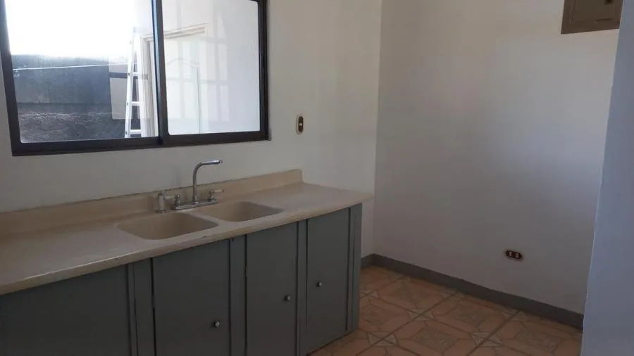 Venta de Casa en Montes de Oca, San José. RAH 25-581 - Venta en Montes de Oca — photo 2