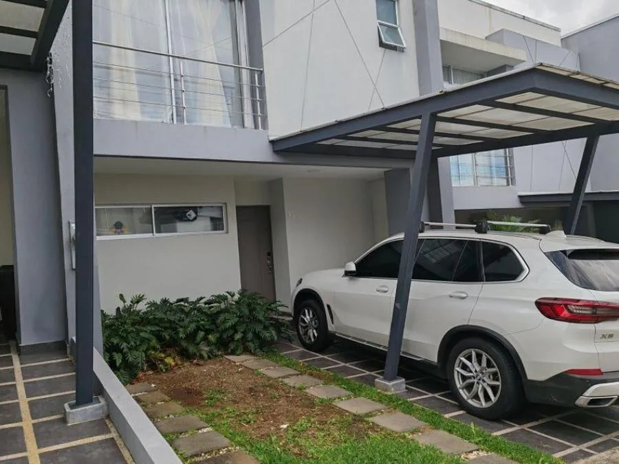 MLS-25-1157 LS VENTA CASA SANTO DOMINGO HEREDIA - Venta en Santo Domingo