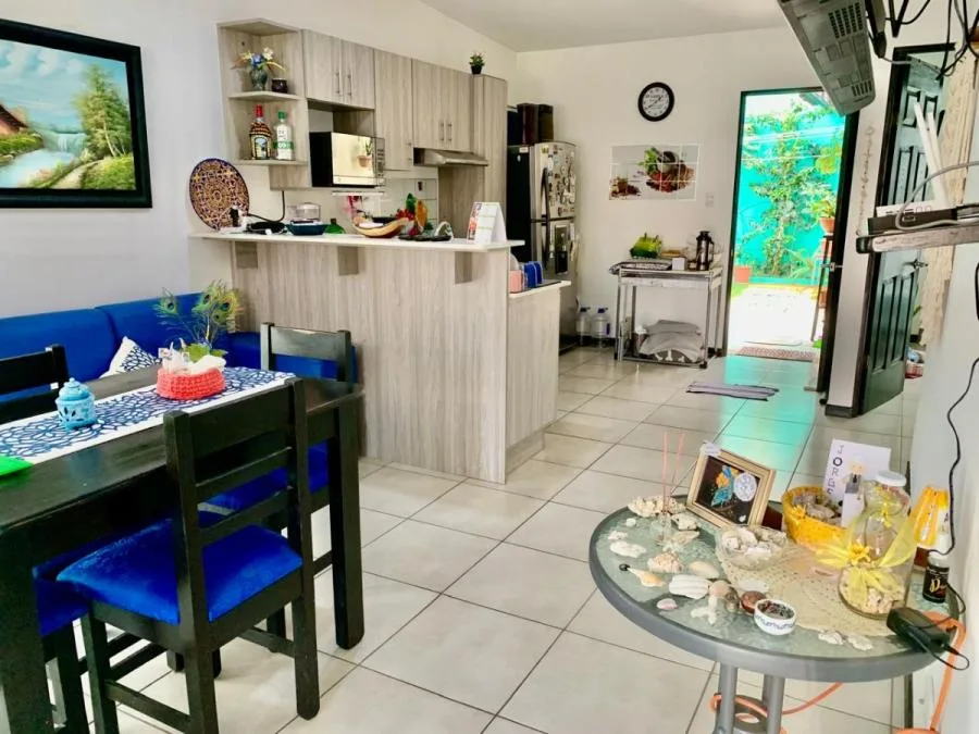 hermosa casa en venta GRAN OPORTUNIDAD POR VIAJE FULL AMOBLADA - Venta en Aguacaliente