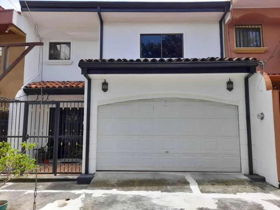 Casa en Venta en San Rafael, Escazú RAH #23210 - Venta en Escazú