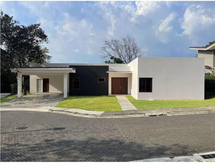 Venta de casa en condominio en Piedades, Santa Ana US$550,000 JM#18 - Venta en Santa Ana