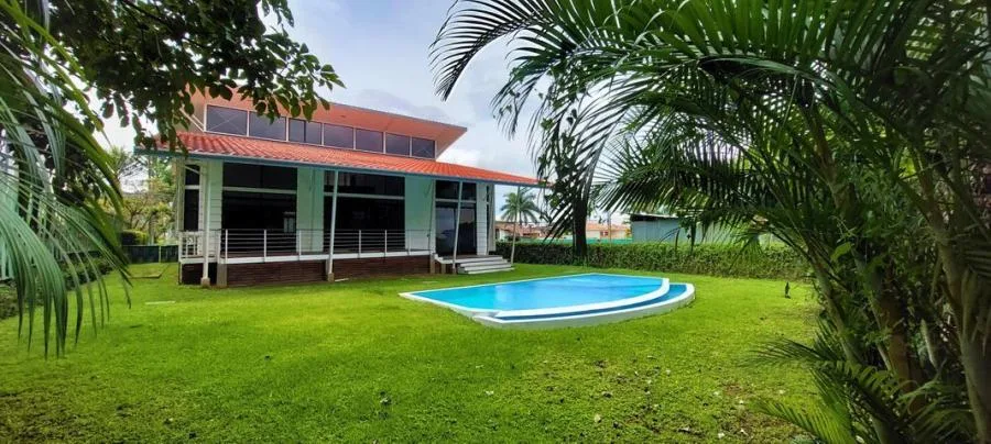 Venta de Casa en Pozos, Santa Ana. - Venta en Santa Ana