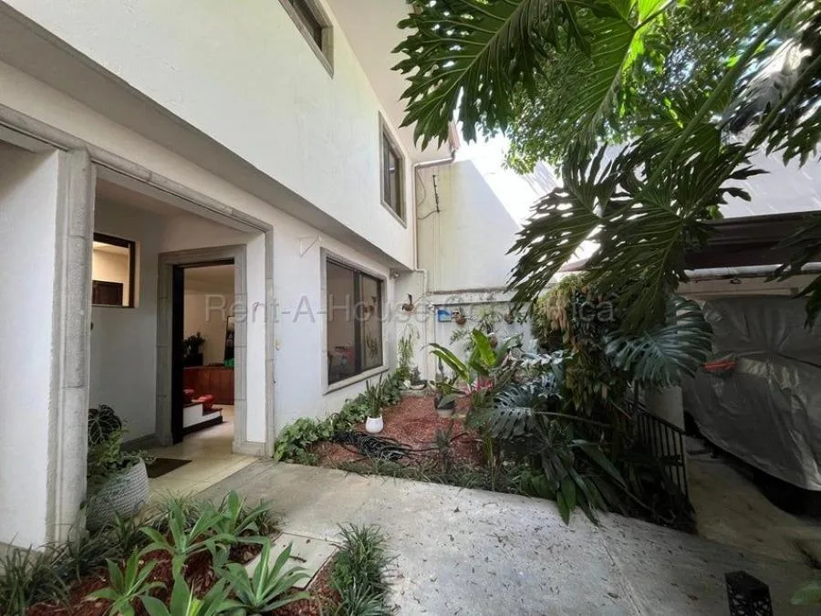 Venta de Casa en Escazú-San Rafael. RAH 26-1729 - Venta en Escazú