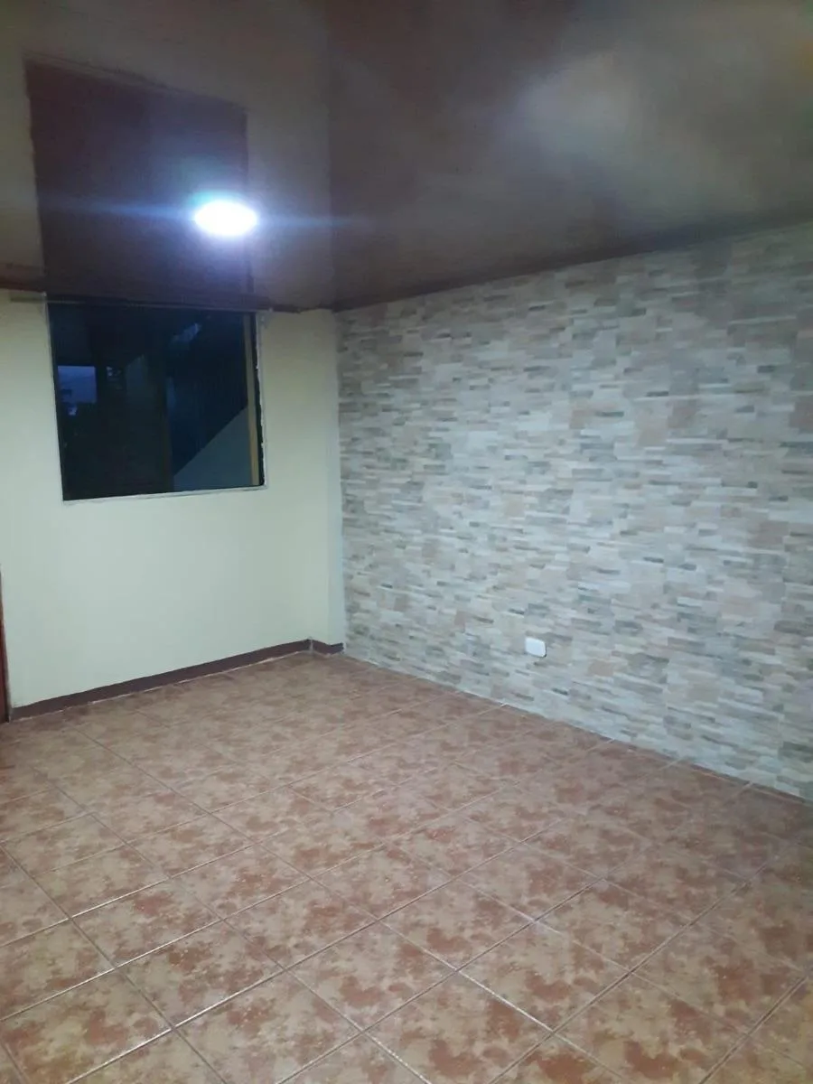 OPORTUNIDAD DE INVERSIÓN! 2 CASAS, 4 APARTAMENTOS Y UN LOCAL COMERCIAL EN LA FILA DE MORA, SAN JOSÉ - Venta en Mora — photo 2