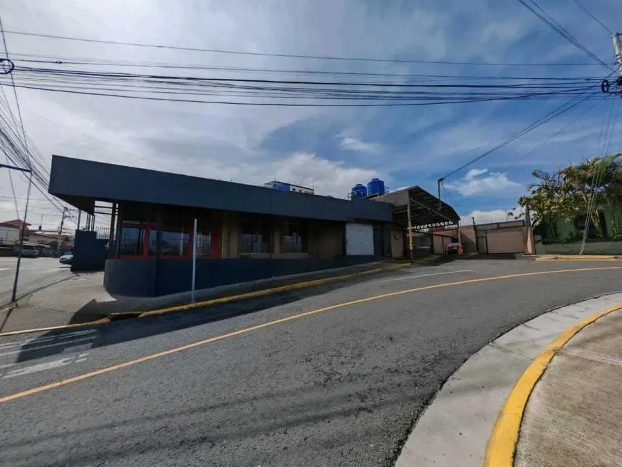 Venta de local comercial y cuatro apartamentos en San Isidro de Coronado - Venta en Vasquez de Coronado