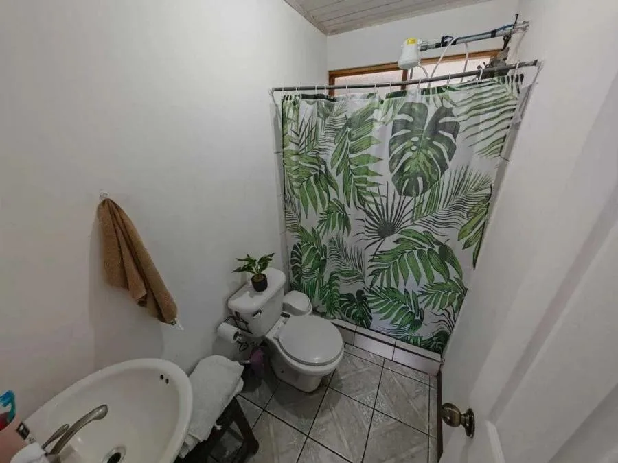 Venta de local comercial y cuatro apartamentos en San Isidro de Coronado - Venta en Vasquez de Coronado — photo 3