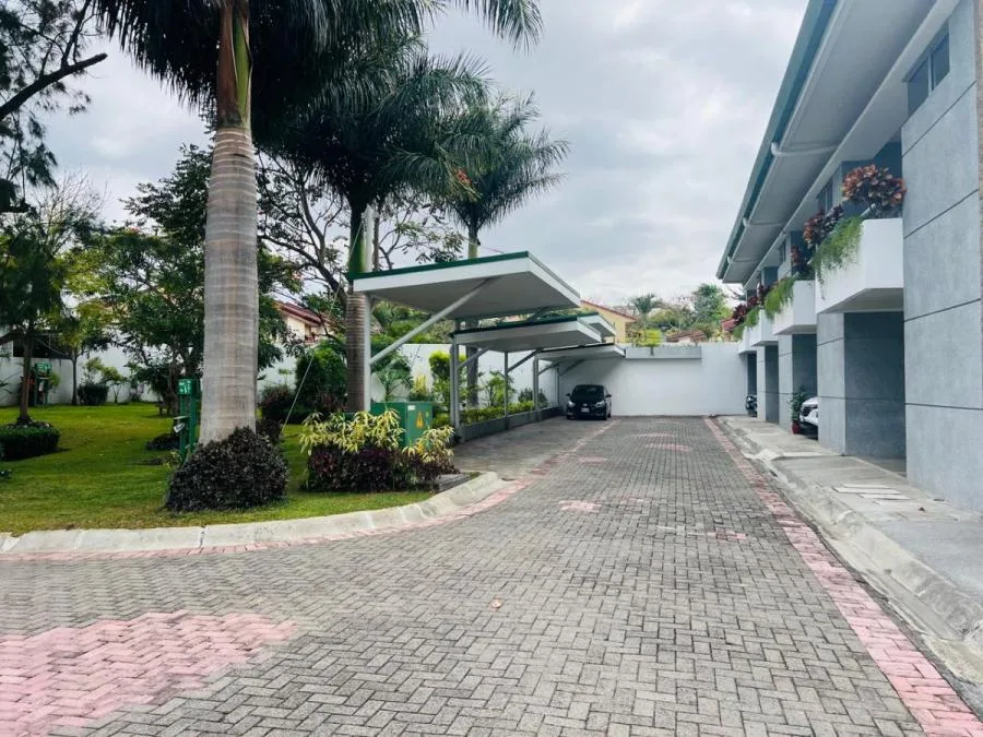 Venta de Casa en exclusivo Condominio en Escazú.  - Venta en San Rafael — photo 2