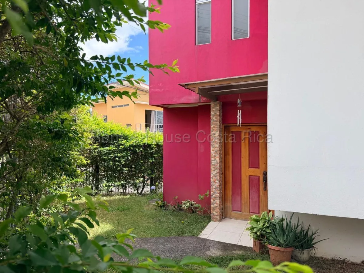 Venta casa familiar de 3 niveles en residencial seguro #26-1812 GS - Venta en La Unión
