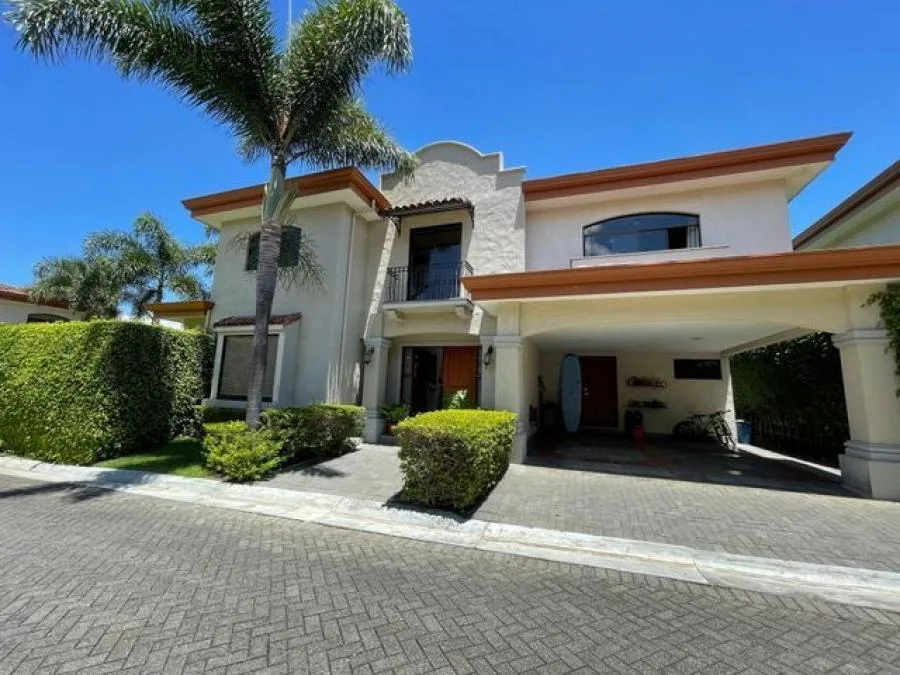 Venta de Casa en Santa Ana, San José.  - Venta en Santa Ana