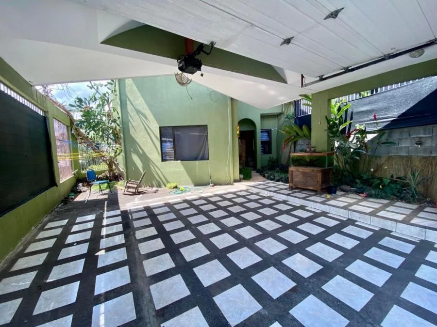 Venta de Casa amplia en Tibás, Cinco Esquinas. - Venta en Tibás — photo 3